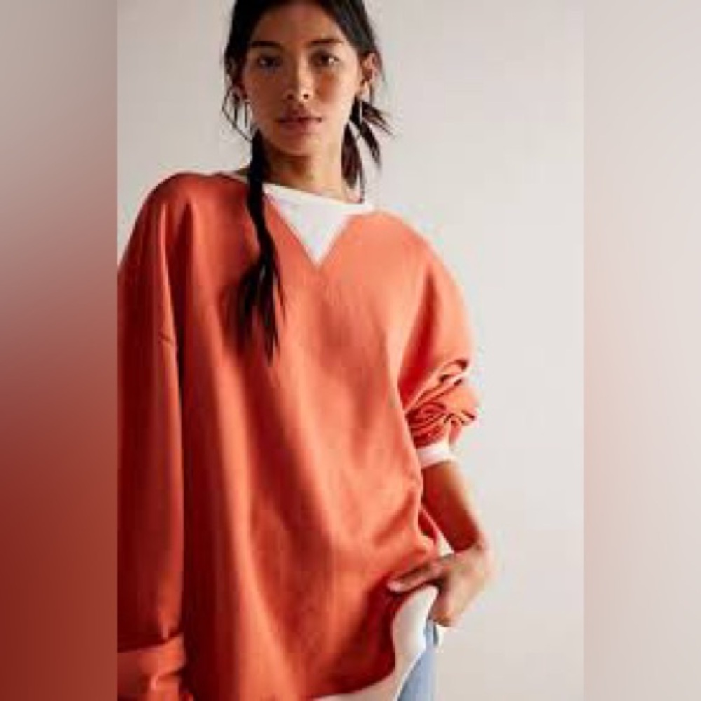 We The‎ Free Classic Crew Colorblock Rust and Cream Sweatshirt Size Medium EUC